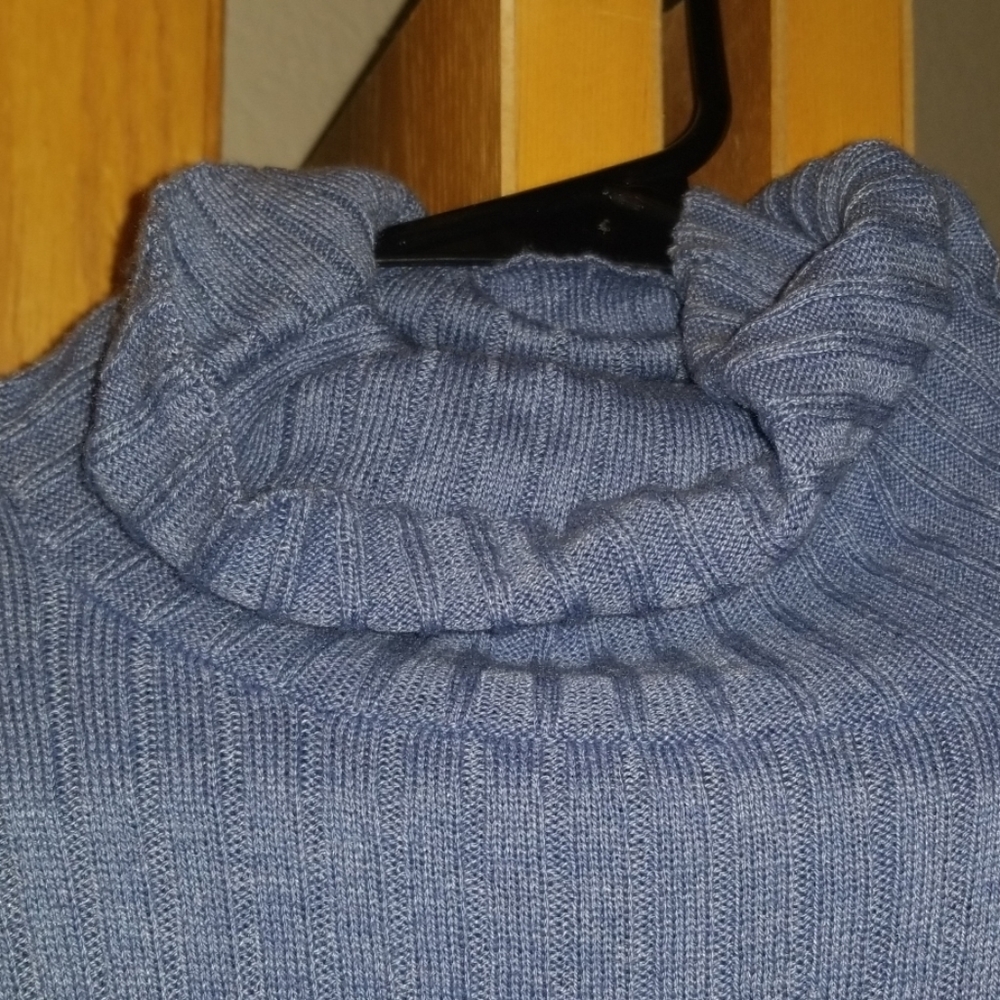 Sweater - Picture 2 of 3